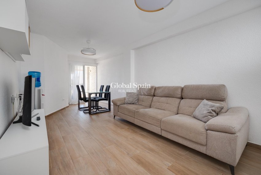 Resale - APARTMENT -
TORREVIEJA - Center
