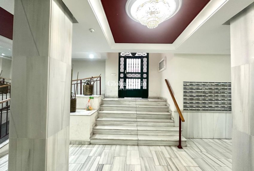 Resale - APARTMENT -
TORREVIEJA - Center