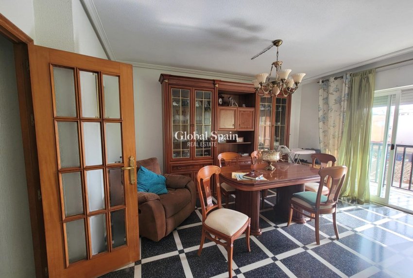 Resale - APARTMENT -
TORREVIEJA - Center