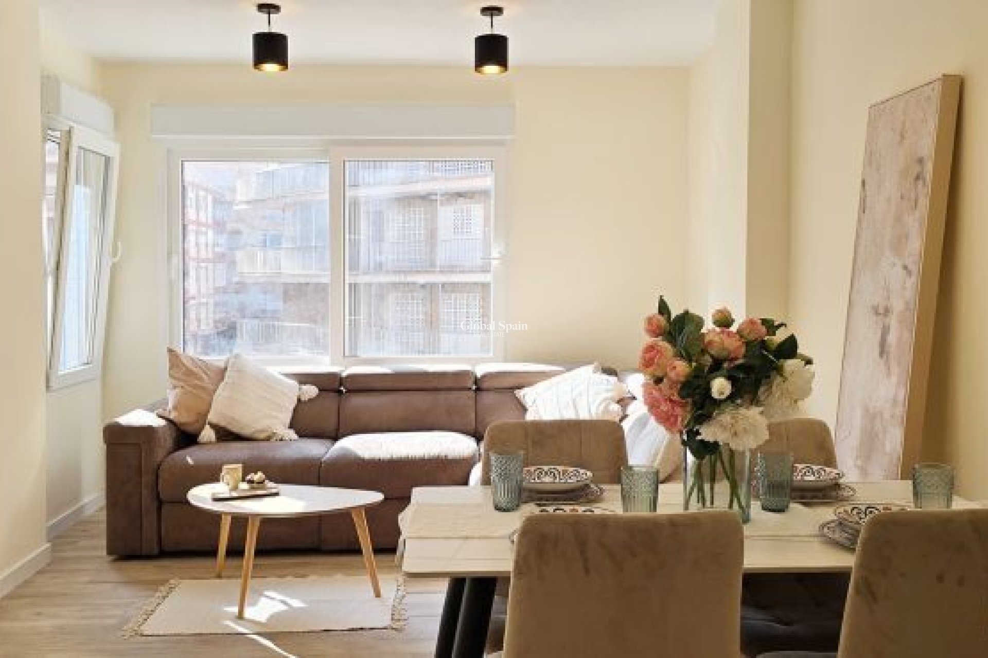 Resale - APARTMENT -
TORREVIEJA - Center