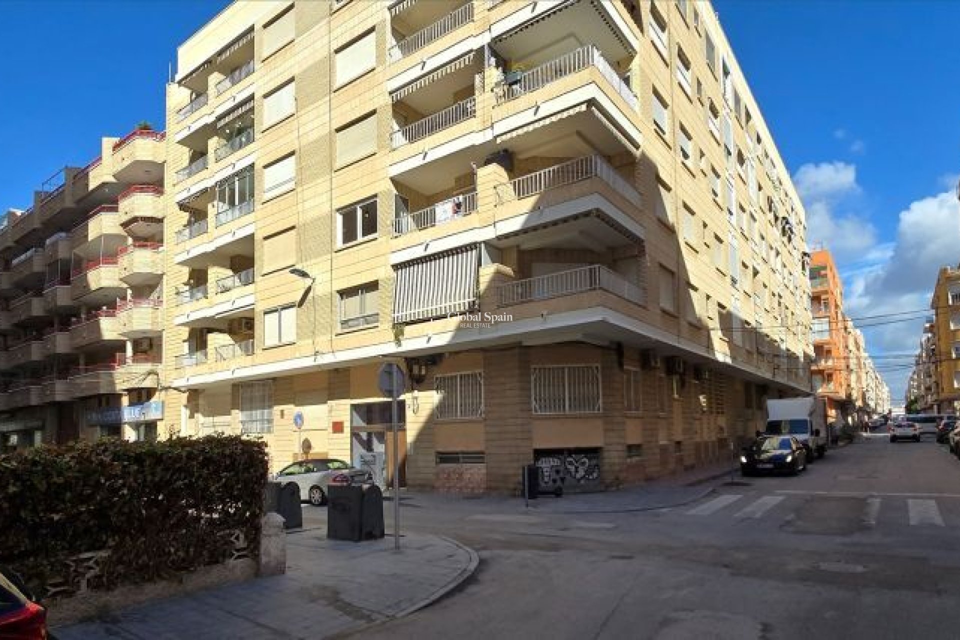 Resale - APARTMENT -
TORREVIEJA - Center