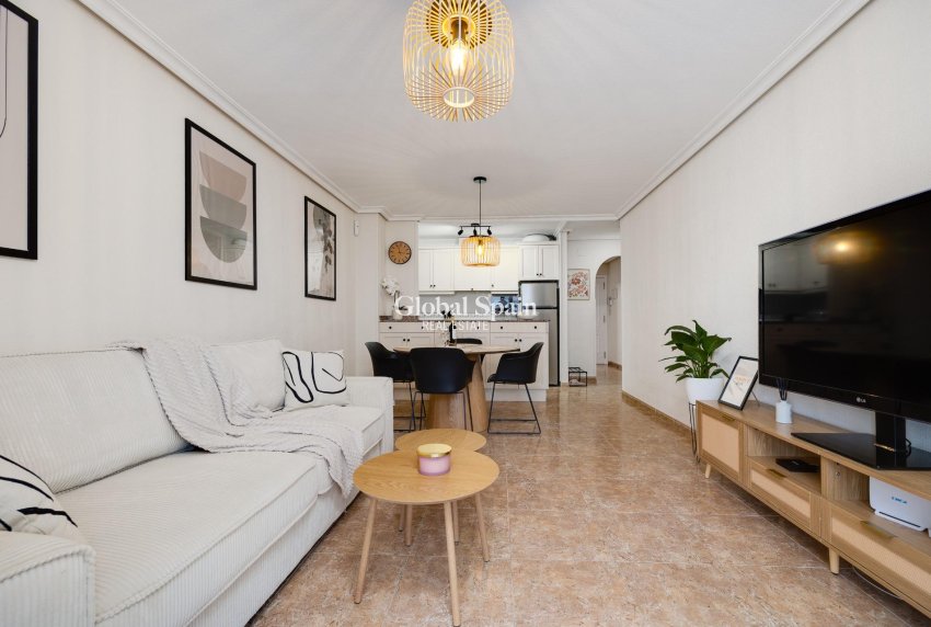 Resale - APARTMENT -
TORREVIEJA - Center