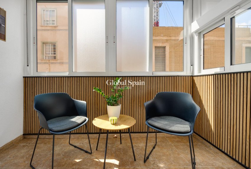 Resale - APARTMENT -
TORREVIEJA - Center
