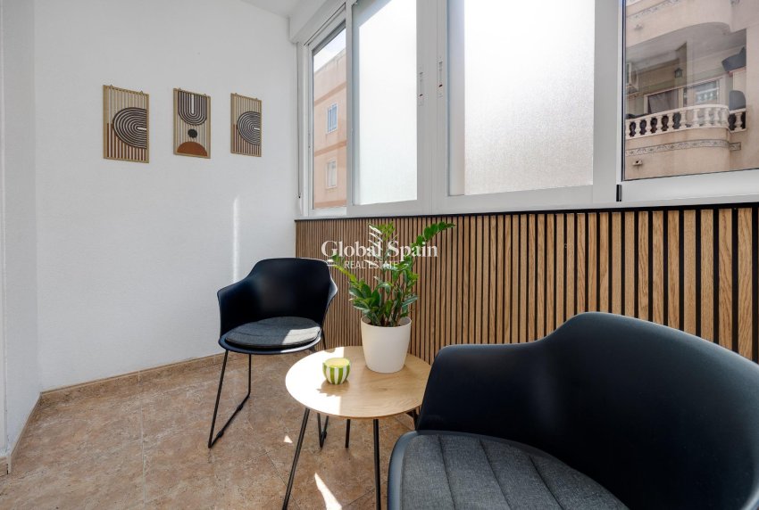 Resale - APARTMENT -
TORREVIEJA - Center