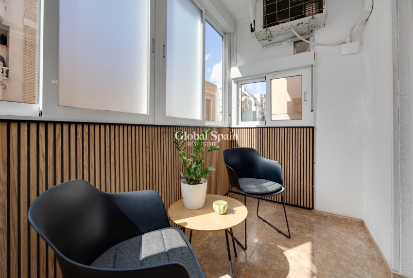 Resale - APARTMENT -
TORREVIEJA - Center