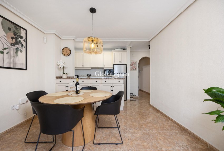 Resale - APARTMENT -
TORREVIEJA - Center