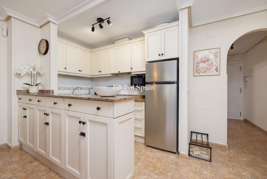 Resale - APARTMENT -
TORREVIEJA - Center