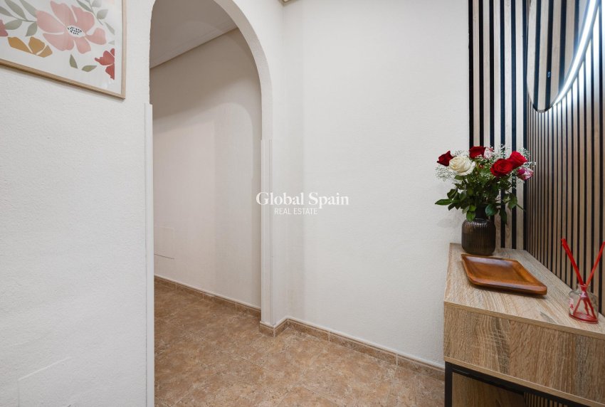 Resale - APARTMENT -
TORREVIEJA - Center