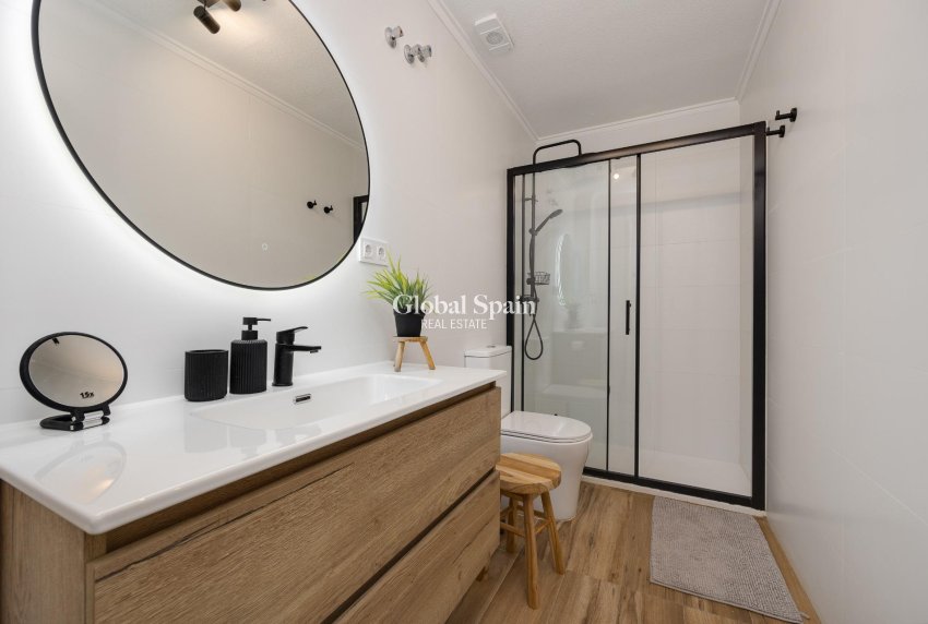 Resale - APARTMENT -
TORREVIEJA - Center