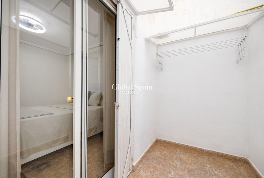 Resale - APARTMENT -
TORREVIEJA - Center