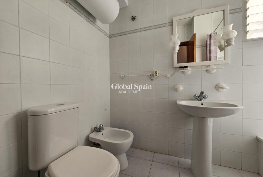 Resale - APARTMENT -
TORREVIEJA - Center