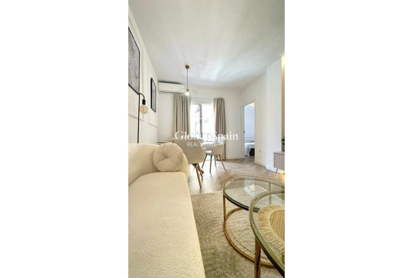 Resale - APARTMENT -
TORREVIEJA - Center