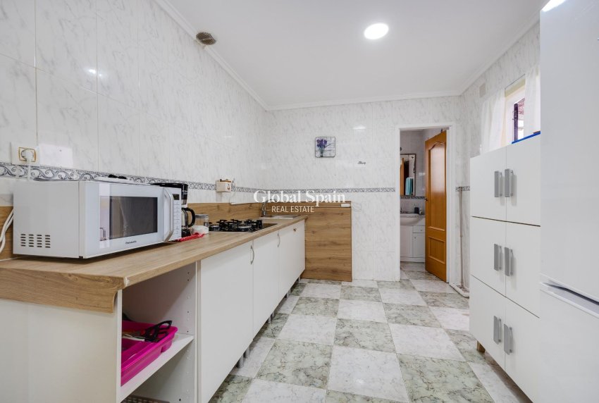 Resale - APARTMENT -
TORREVIEJA - Center