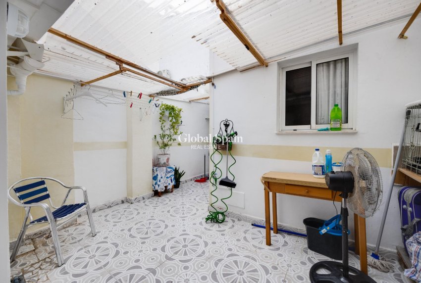 Resale - APARTMENT -
TORREVIEJA - Center