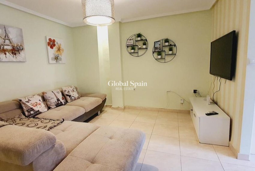 Resale - APARTMENT -
TORREVIEJA - Center