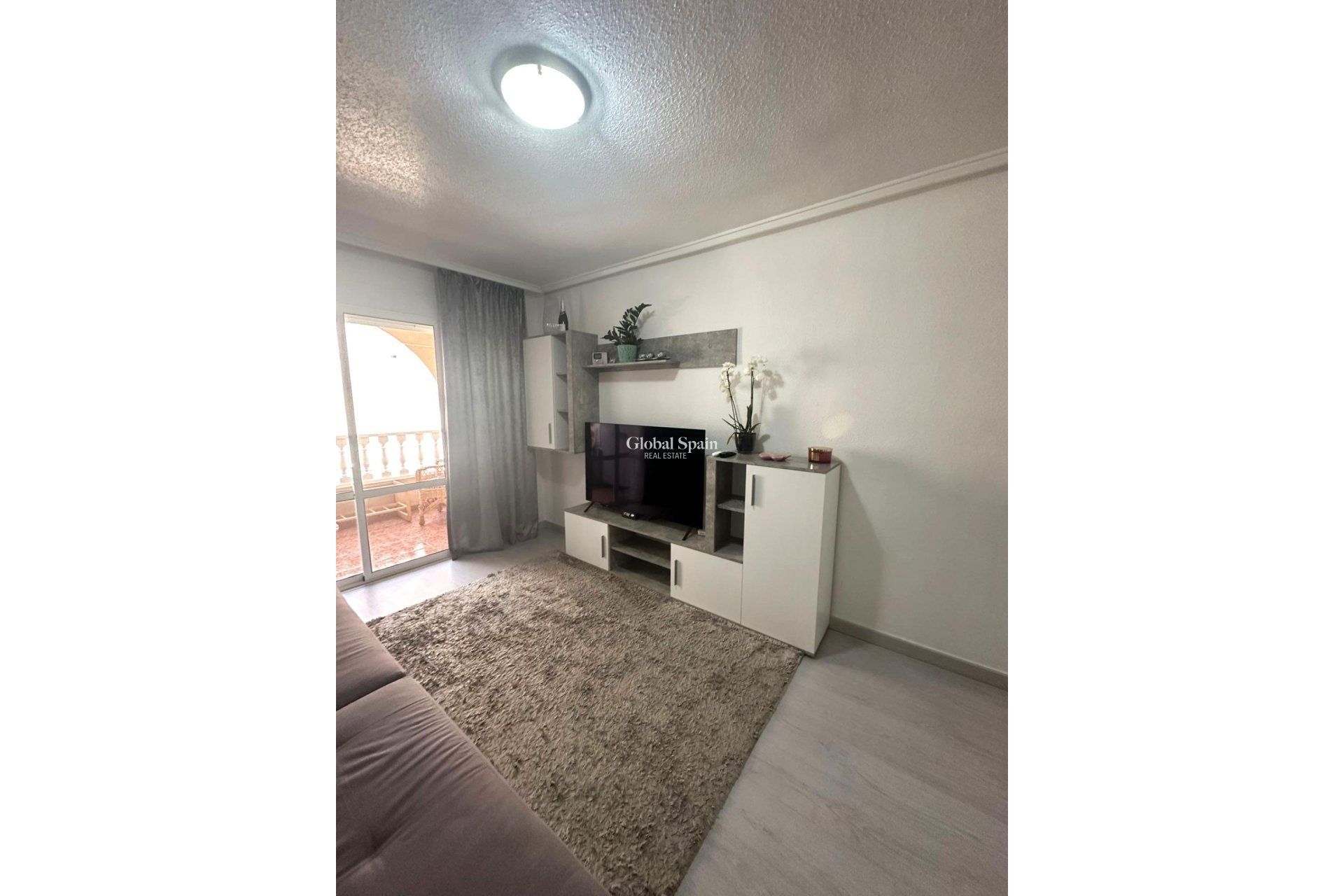 Resale - APARTMENT -
TORREVIEJA - Center