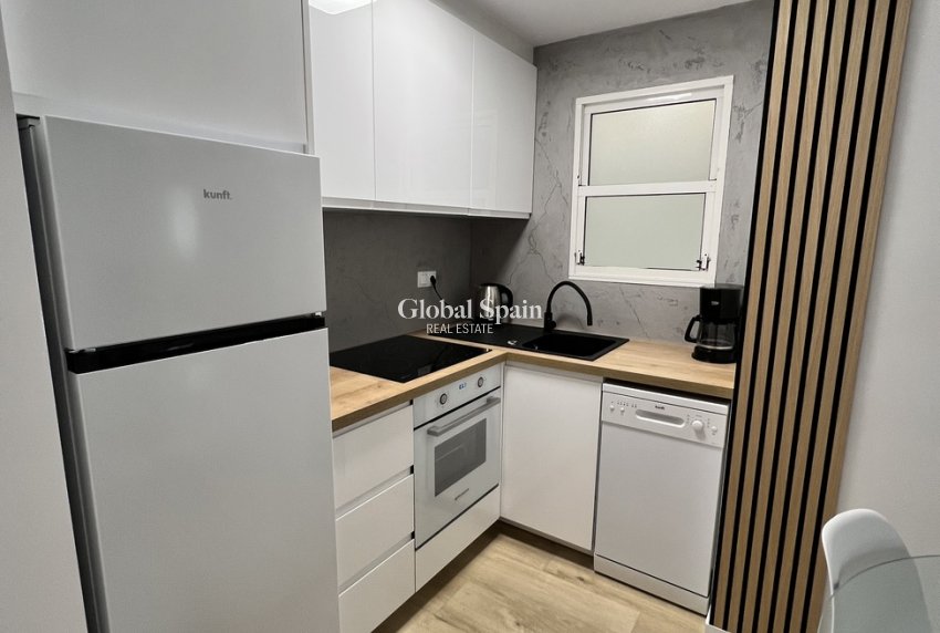 Resale - APARTMENT -
TORREVIEJA - Center