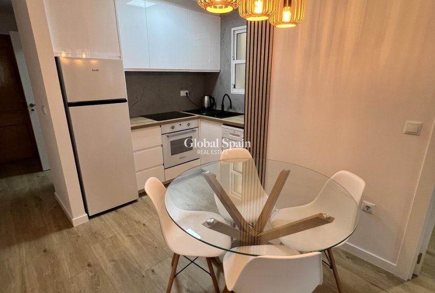 Resale - APARTMENT -
TORREVIEJA - Center