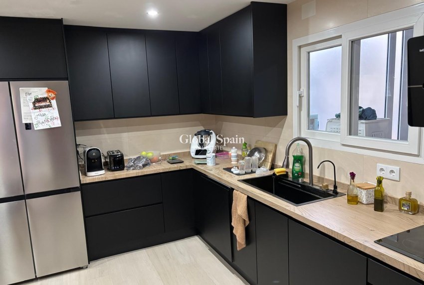 Resale - APARTMENT -
TORREVIEJA - Center