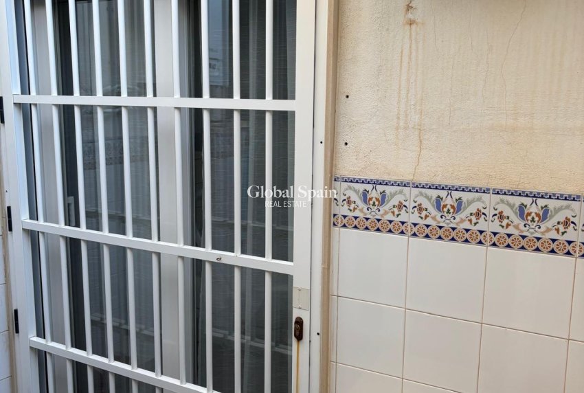 Resale - APARTMENT -
TORREVIEJA - Center