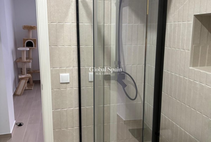 Resale - APARTMENT -
TORREVIEJA - Center