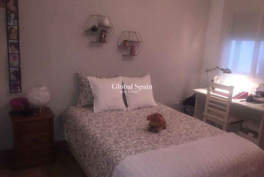 Resale - APARTMENT -
TORREVIEJA - Center