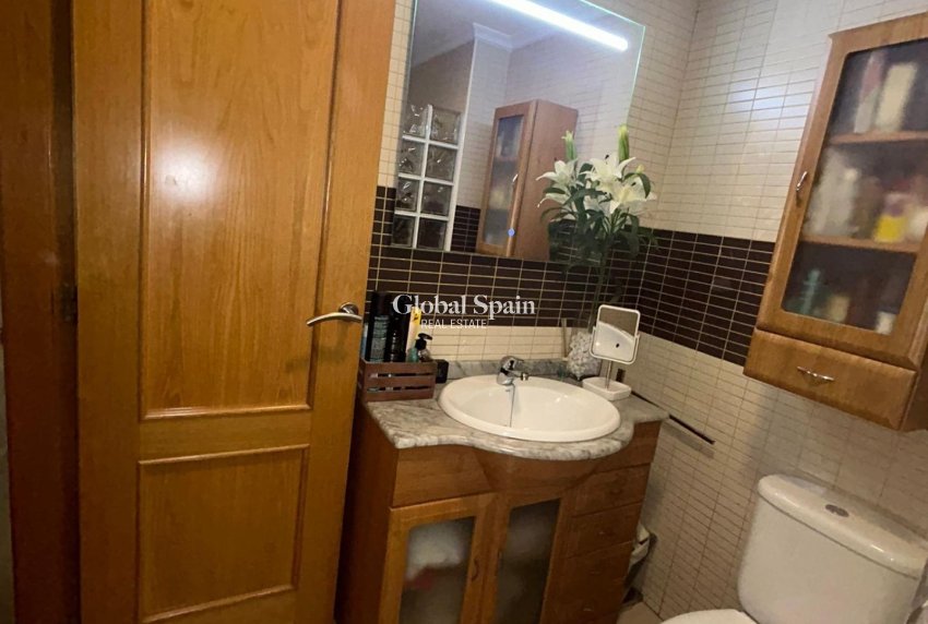 Resale - APARTMENT -
TORREVIEJA - Center