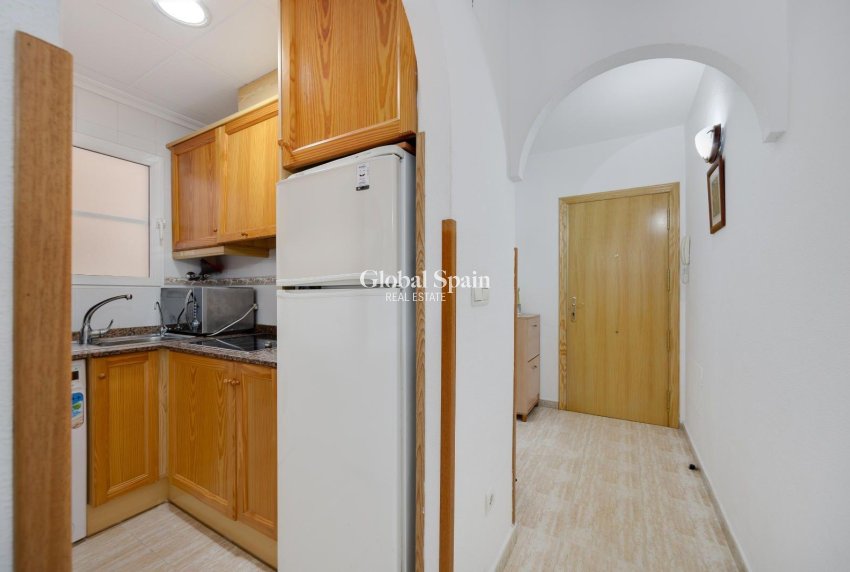 Resale - APARTMENT -
TORREVIEJA - Center