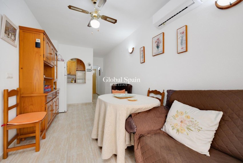 Resale - APARTMENT -
TORREVIEJA - Center