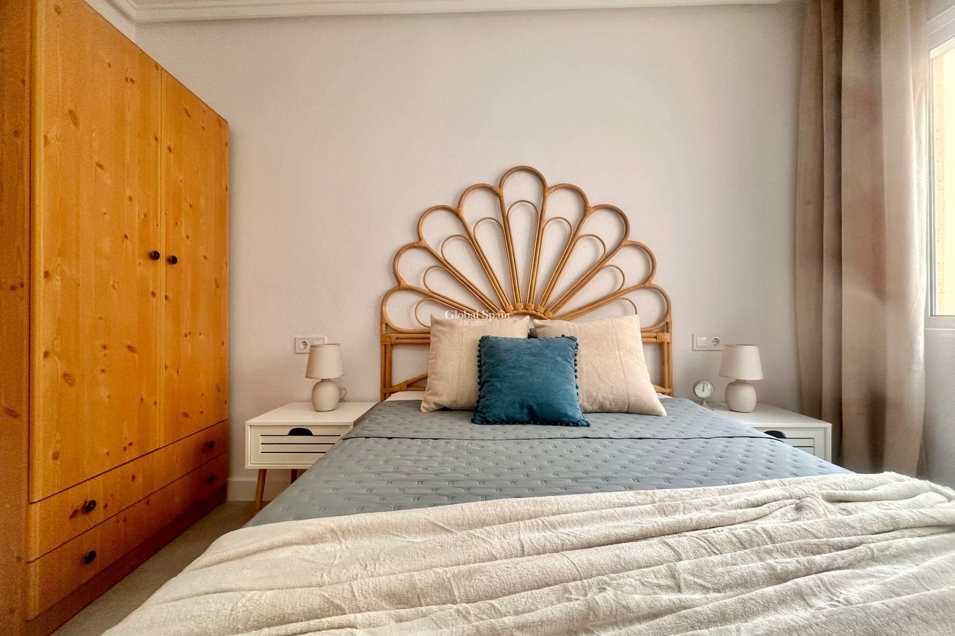 Resale - APARTMENT -
TORREVIEJA - Center