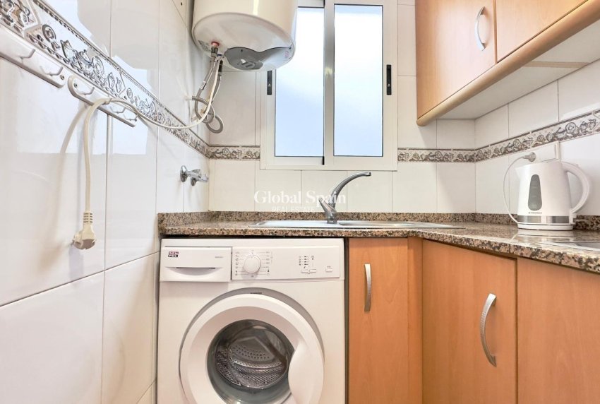 Resale - APARTMENT -
TORREVIEJA - Center