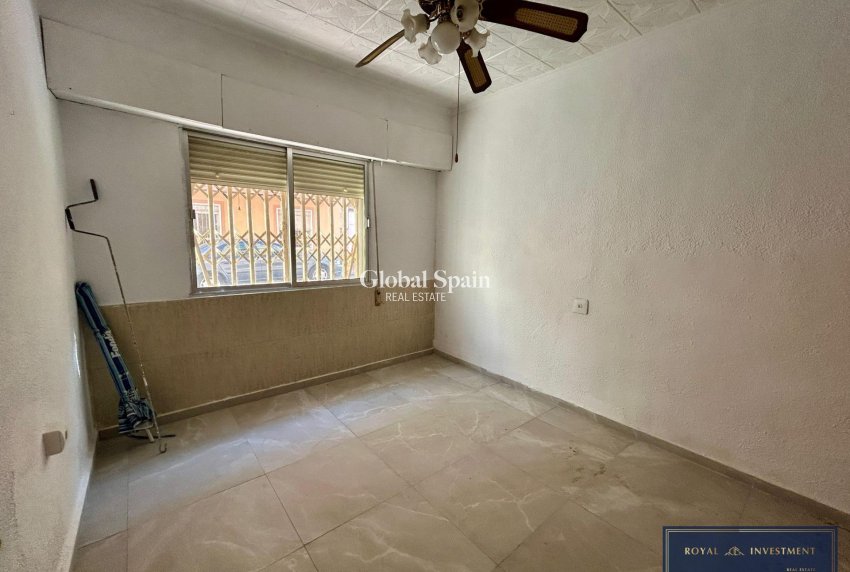 Resale - APARTMENT -
TORREVIEJA - Center