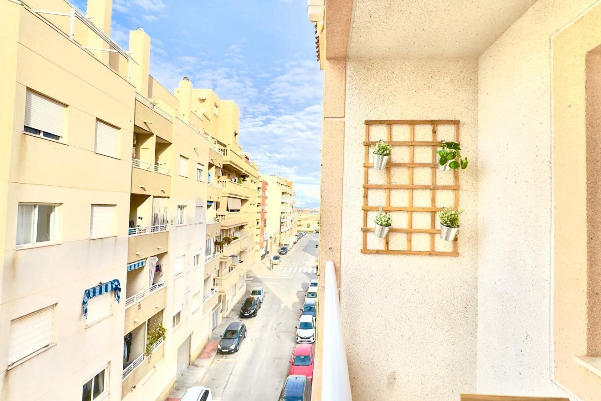 Resale - APARTMENT -
TORREVIEJA - Center