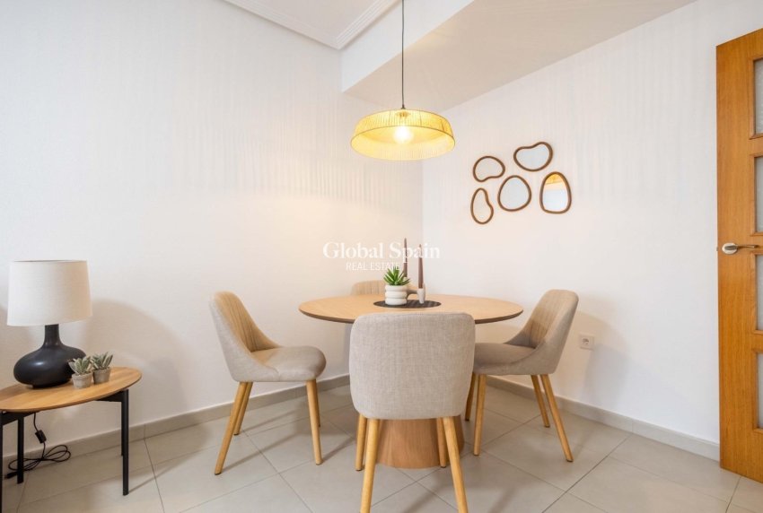 Resale - APARTMENT -
TORREVIEJA - Center