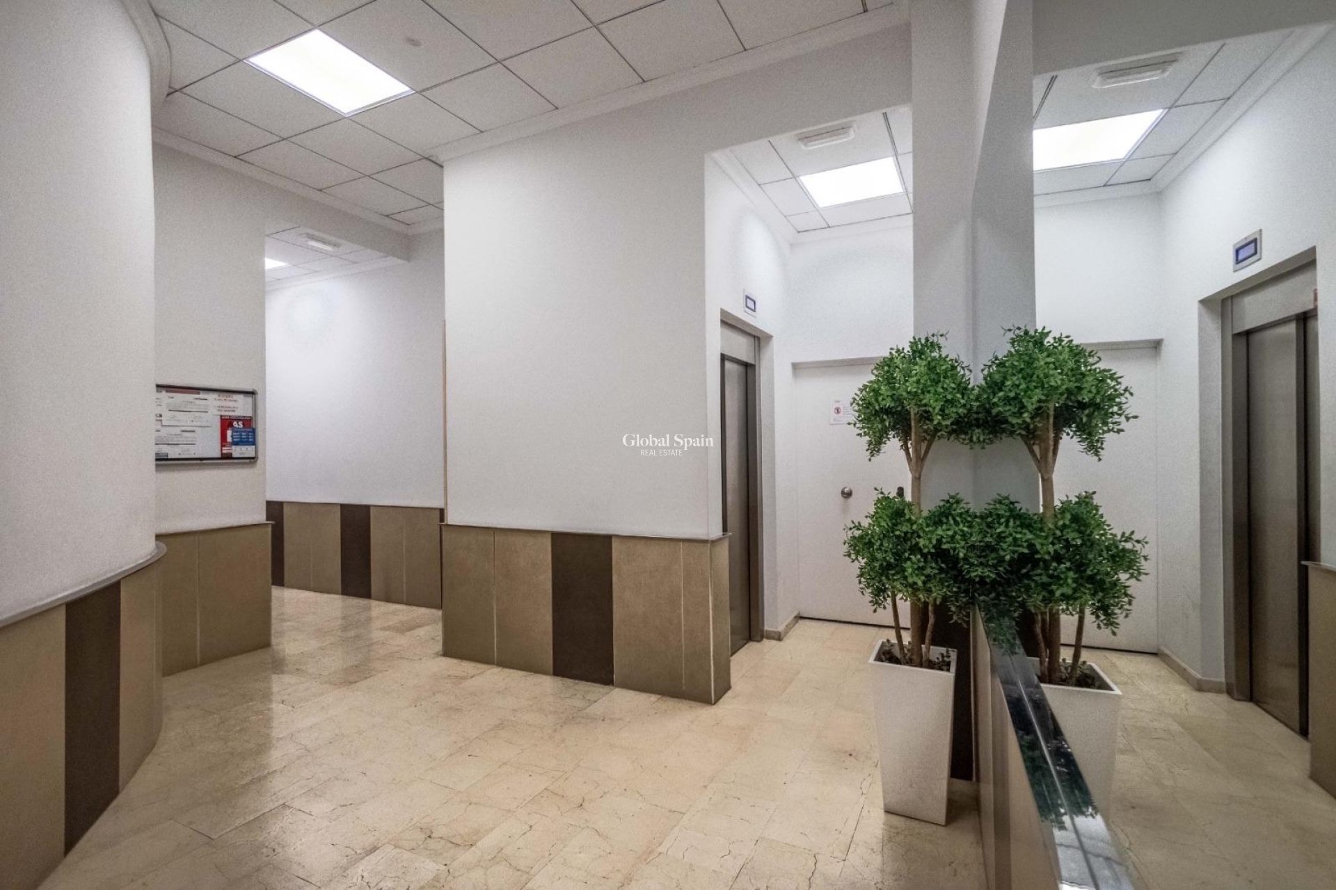 Resale - APARTMENT -
TORREVIEJA - Center