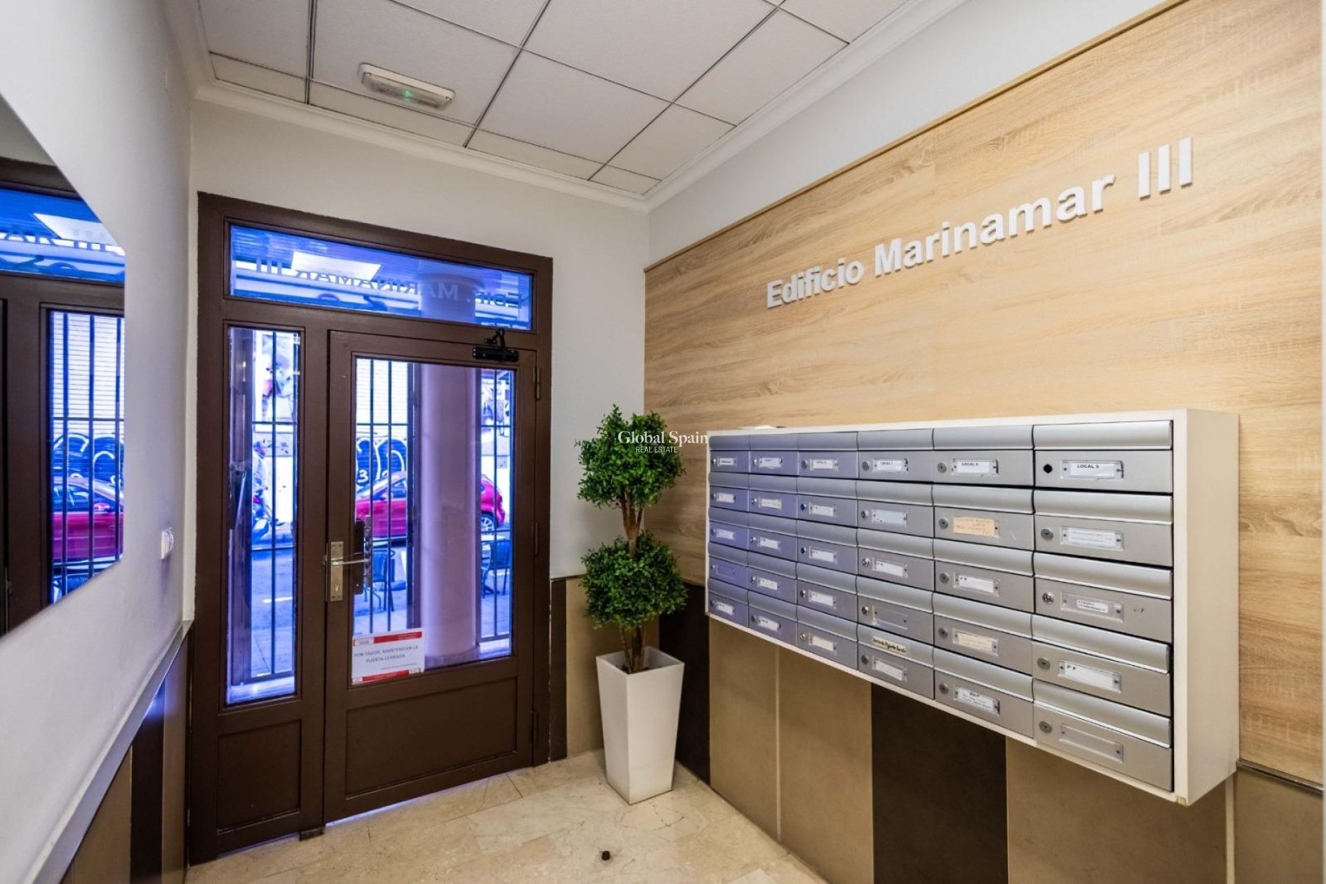 Resale - APARTMENT -
TORREVIEJA - Center