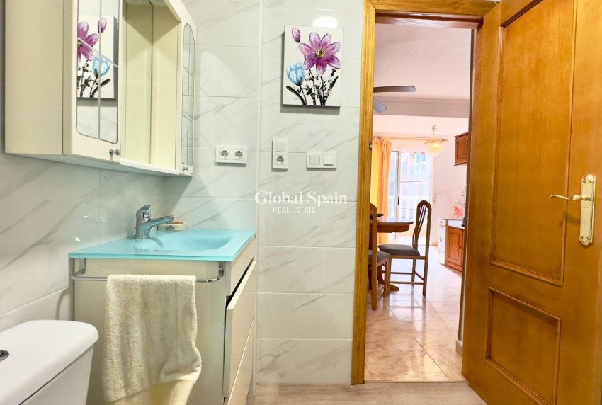 Resale - APARTMENT -
TORREVIEJA - Center