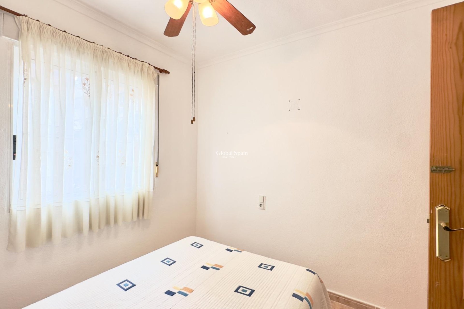 Resale - APARTMENT -
TORREVIEJA - Center