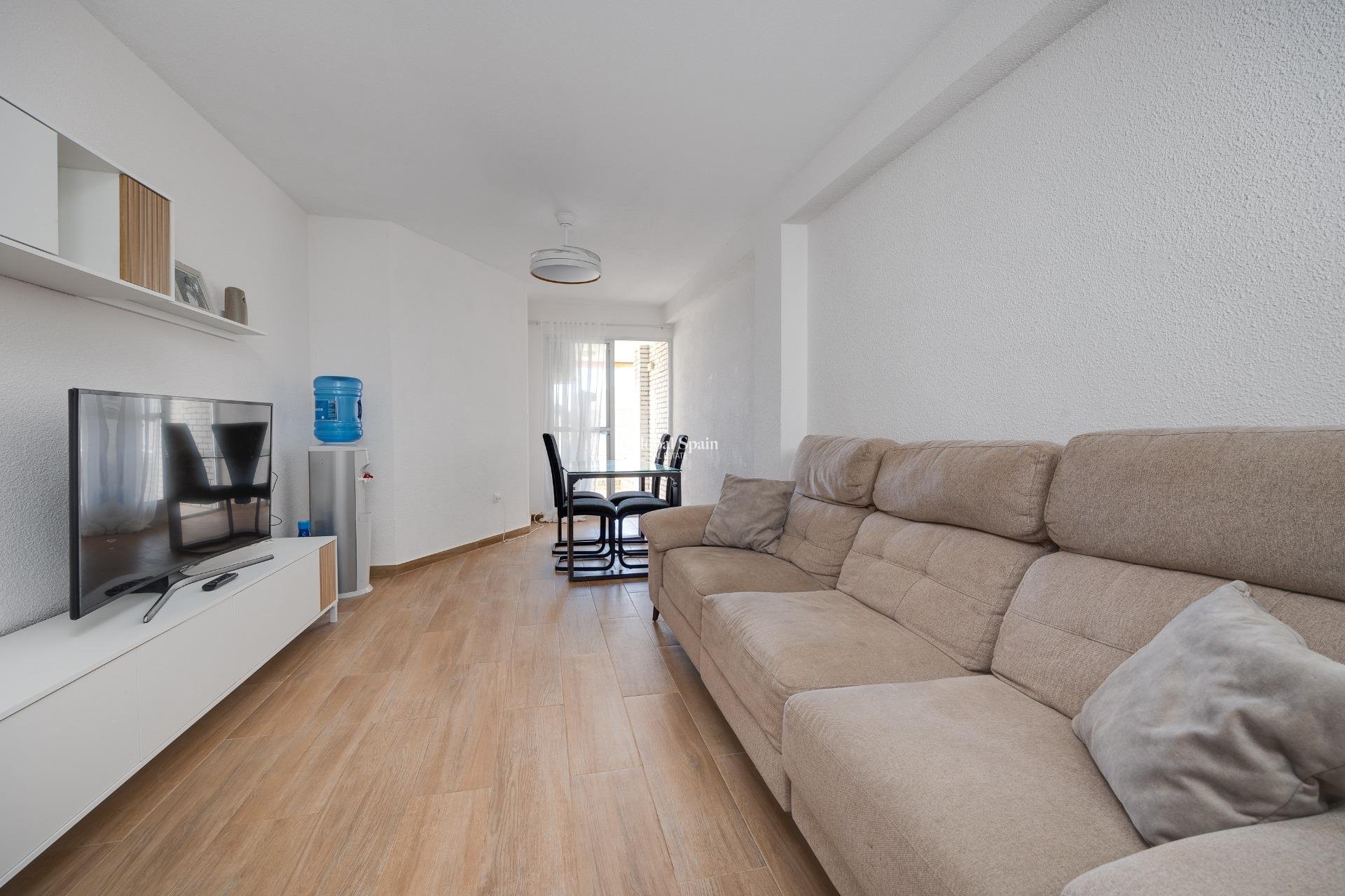 Resale - APARTMENT -
TORREVIEJA - Center
