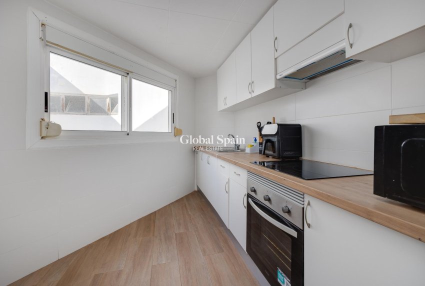 Resale - APARTMENT -
TORREVIEJA - Center