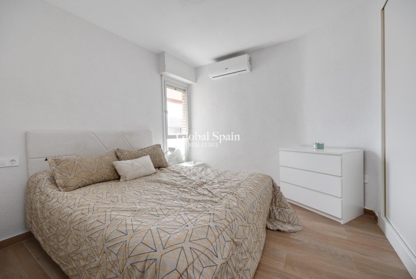 Resale - APARTMENT -
TORREVIEJA - Center