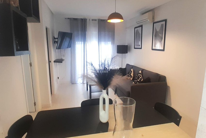 Resale - APARTMENT -
TORREVIEJA - Center