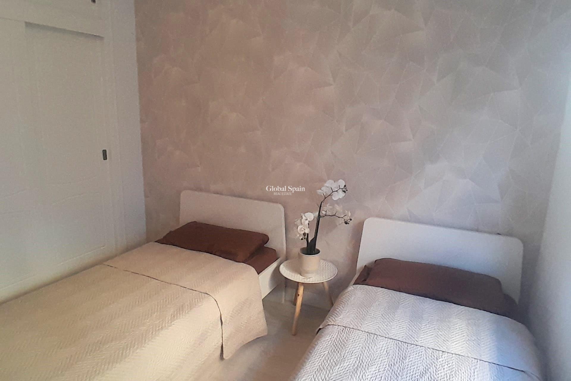 Resale - APARTMENT -
TORREVIEJA - Center