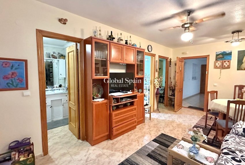 Resale - APARTMENT -
TORREVIEJA - Center