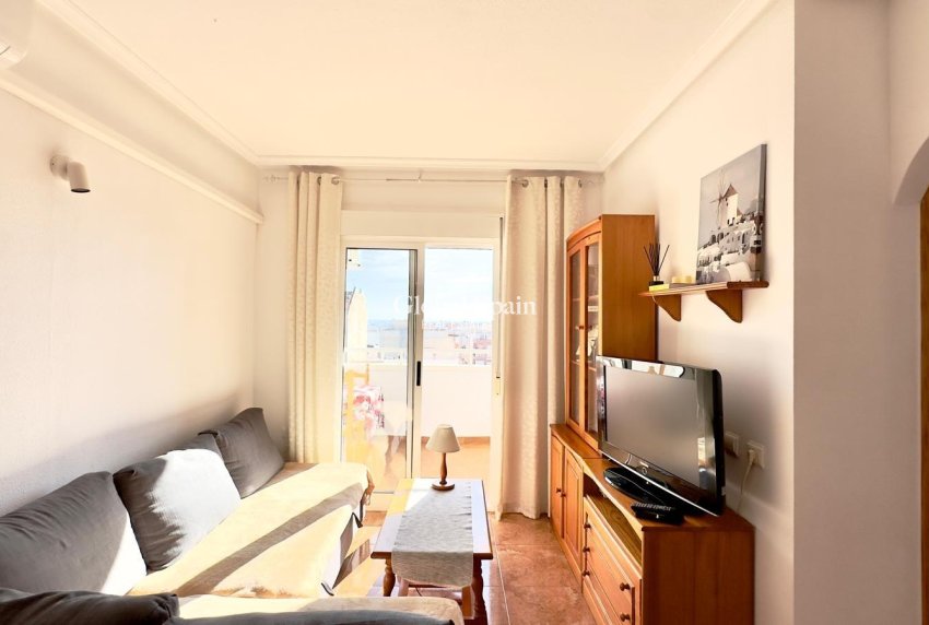 Resale - APARTMENT -
TORREVIEJA - Center