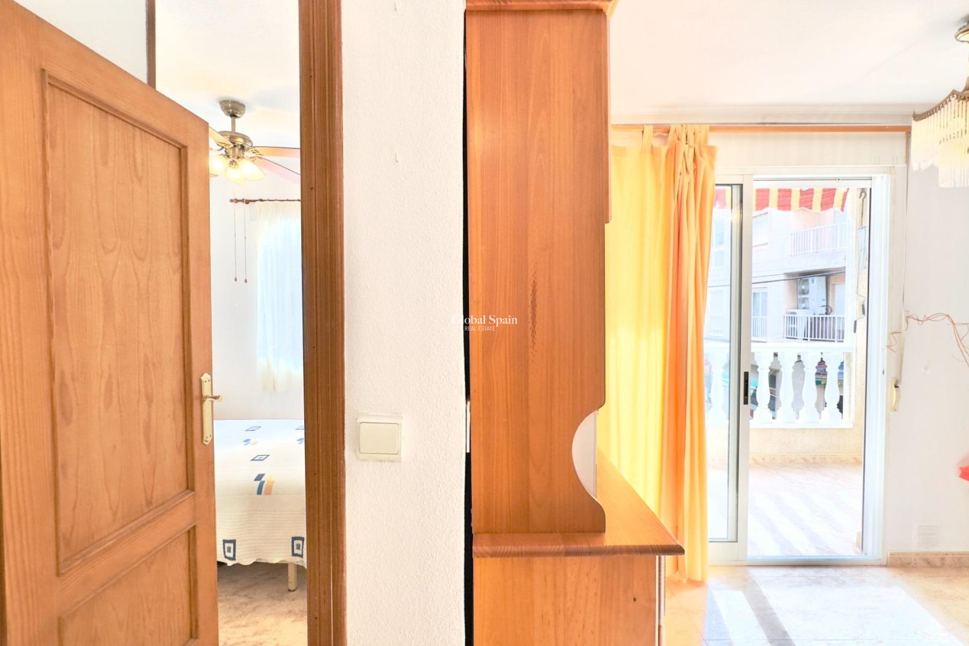 Resale - APARTMENT -
TORREVIEJA - Center