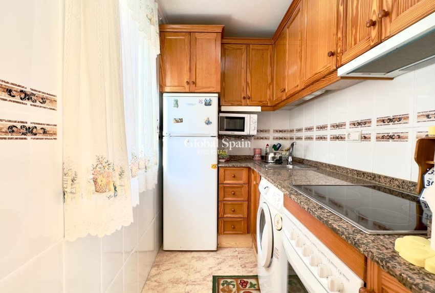 Resale - APARTMENT -
TORREVIEJA - Center