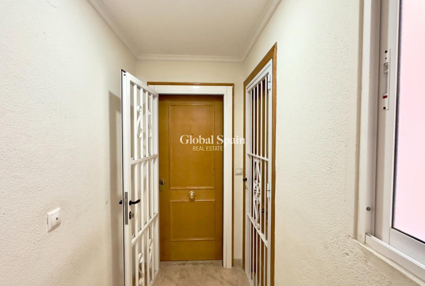 Resale - APARTMENT -
TORREVIEJA - Center