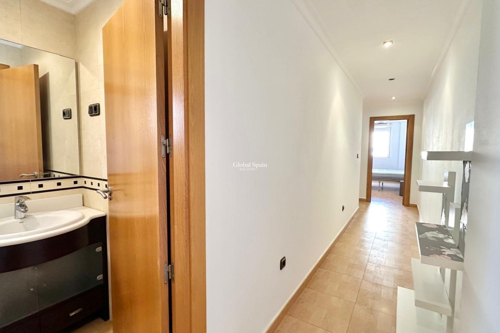 Resale - APARTMENT -
TORREVIEJA - Center