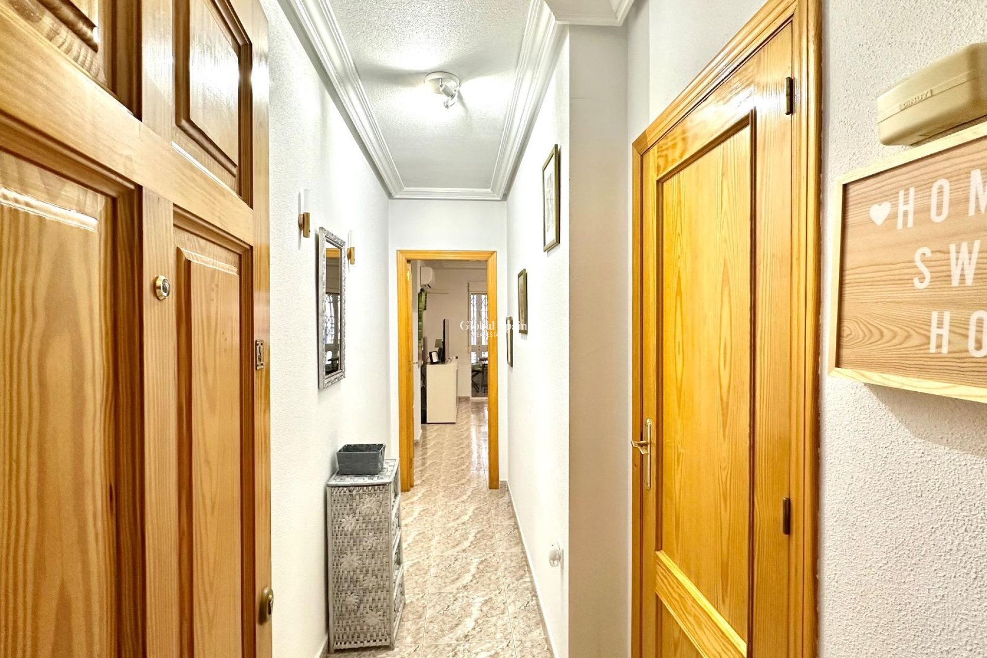 Resale - APARTMENT -
TORREVIEJA - Center